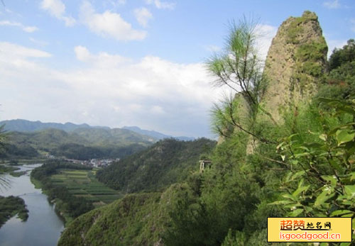 前路附近景点朱潭山