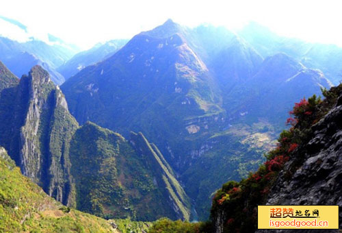 双汇附近景点米仓山大峡谷