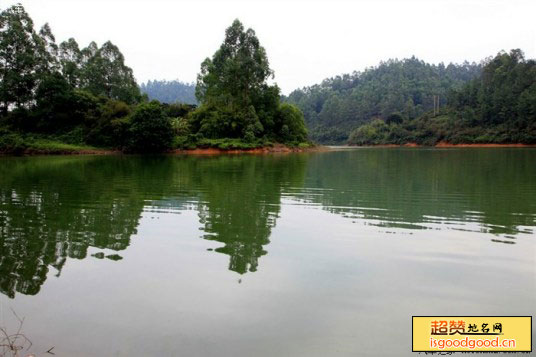 址山附近景点仙鹤湖