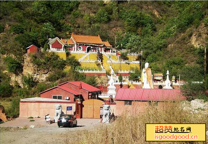 大石柱子附近景点万塔黄崖寺