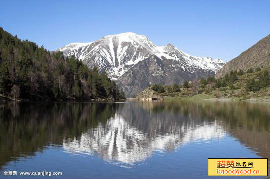 子里甲附近景点高山湖