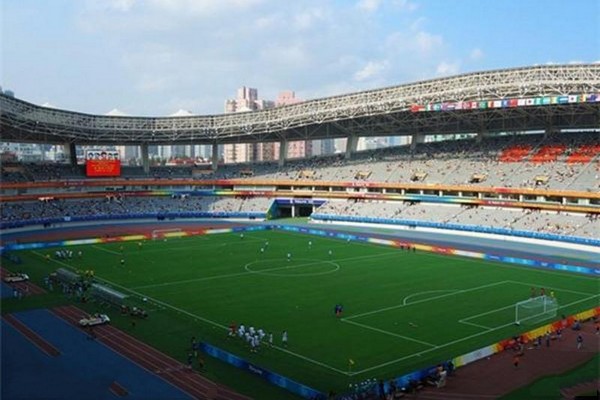 上海八万人体育场旅游攻略