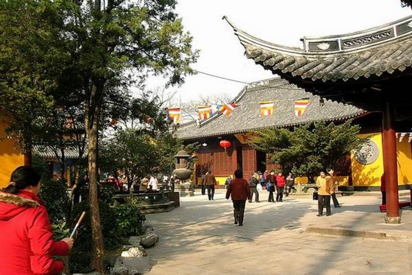 上海龙华寺旅游攻略
