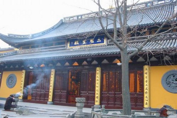 上海龙华寺旅游攻略