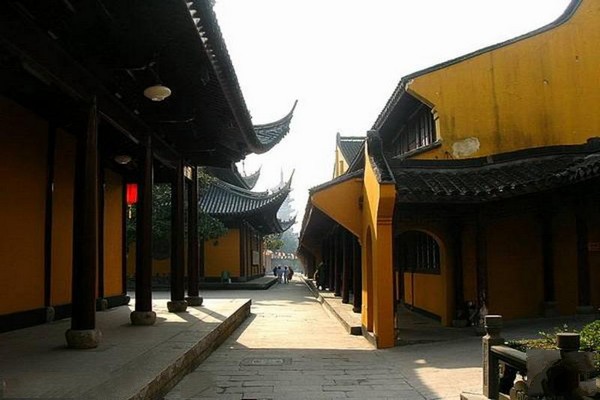 上海龙华寺旅游攻略