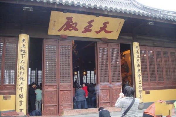 上海龙华寺旅游攻略
