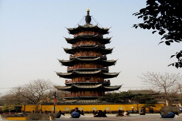 上海龙华寺旅游攻略