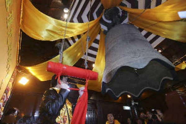 上海龙华寺旅游攻略