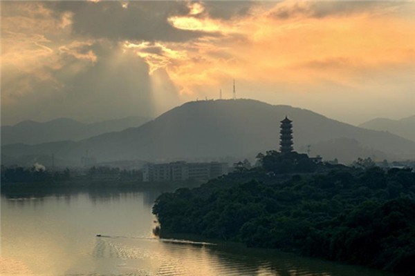 临汾雁塔旅游攻略