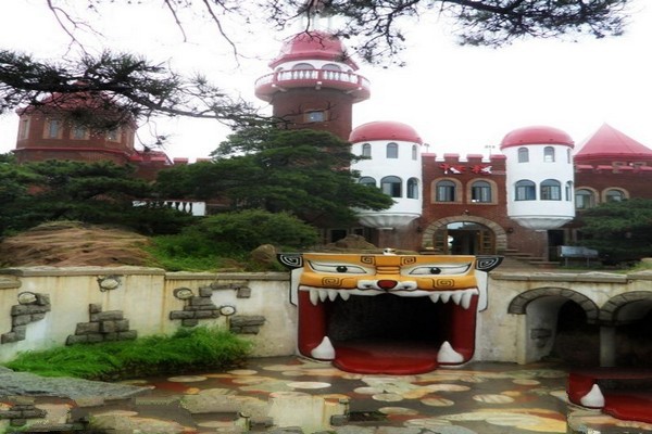 北戴河怪楼奇园旅游攻略