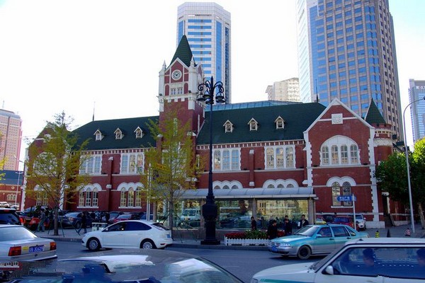 大连中山广场旅游攻略