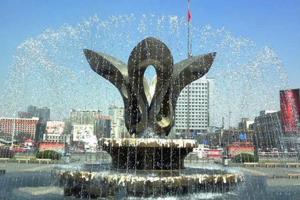 太原五一广场旅游攻略