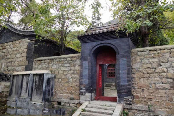 平定冠山森林公园旅游攻略