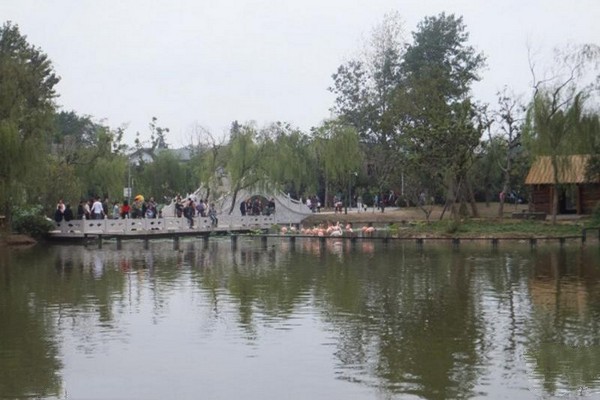 扬州茱萸湾公园旅游攻略