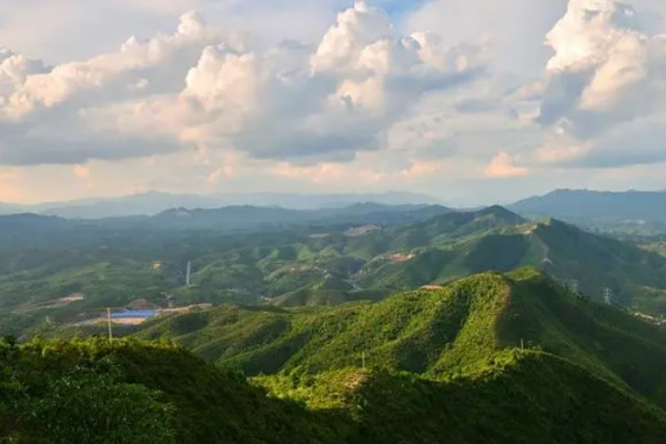 东华山图片