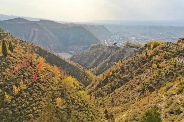 乌兰山图片