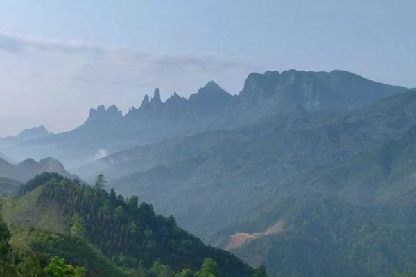 主峰山图片