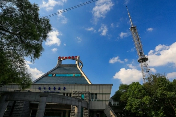 于山图片