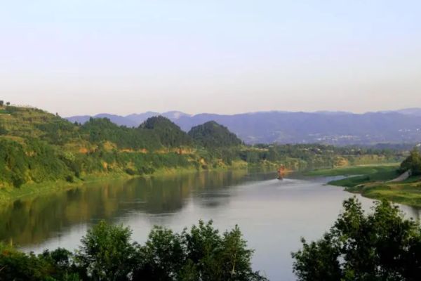 八濛山图片