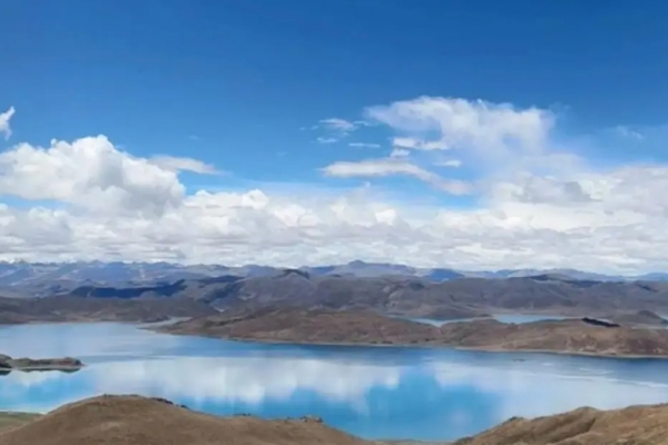 冈巴拉山图片