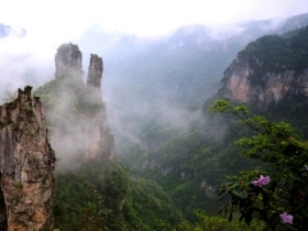 六龙山