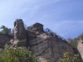 八关山