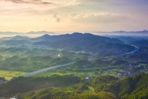 十万大山图片
