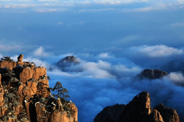 圣泉峰图片