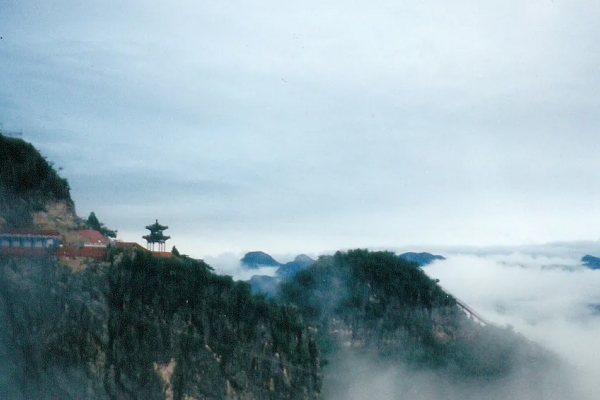 圣莲山图片