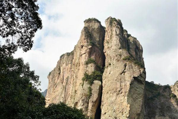 合掌峰图片