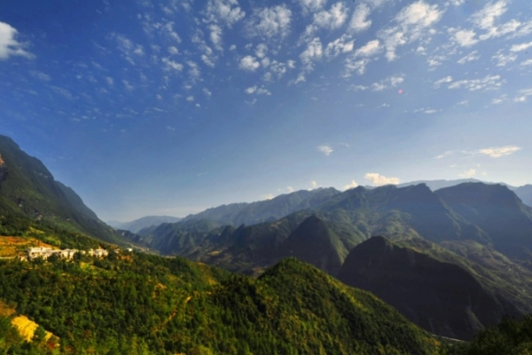 大巴山图片