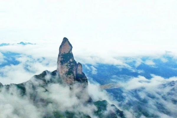 天姥山图片
