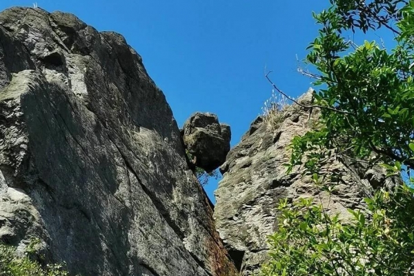 天险山图片