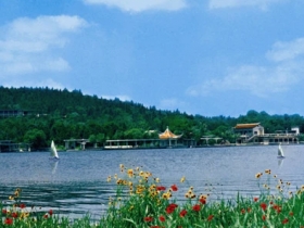 张公山
