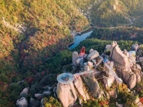 巨石山