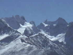 扎拉雀尼峰