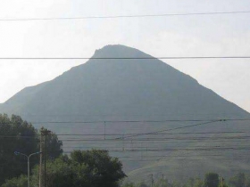 斗金山