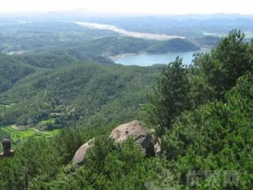 斗方山
