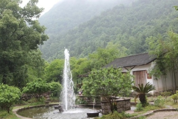 梁皇山图片