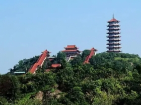 梅红山