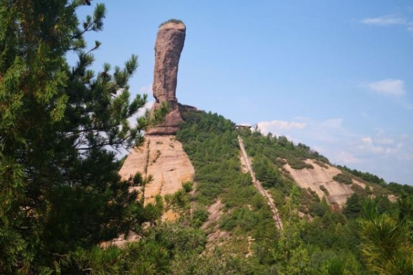 棒槌山图片