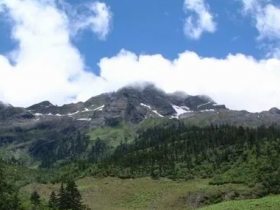 泡罕里山