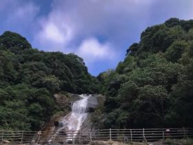 梁野山
