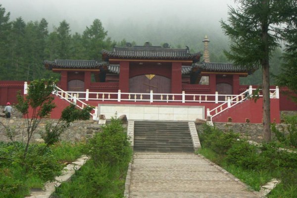 长白塔山公园旅游攻略
