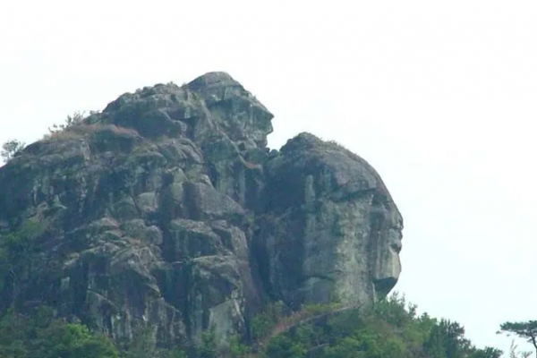 点灯山图片