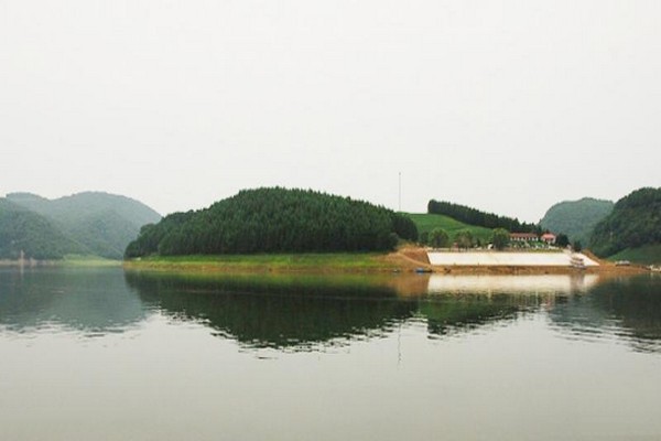 靖宇县白山湖景区旅游攻略