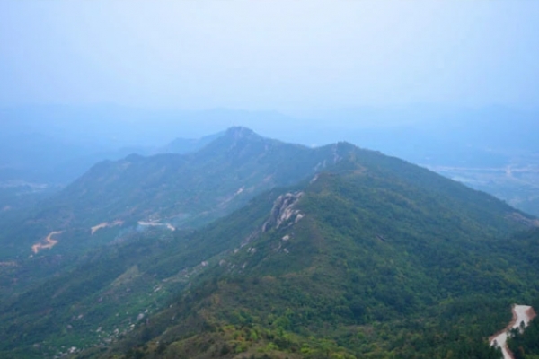 点灯山图片