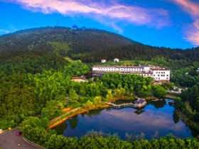 游子山