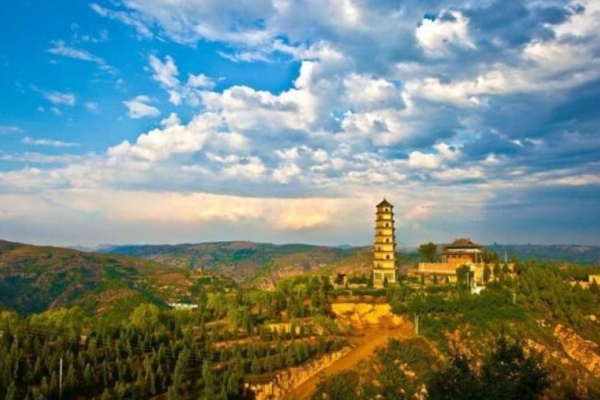 疏属山图片