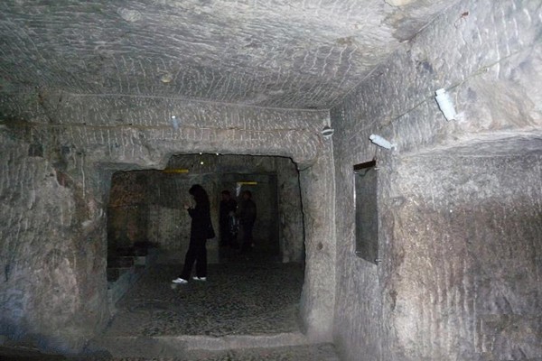 龟山汉墓旅游攻略
